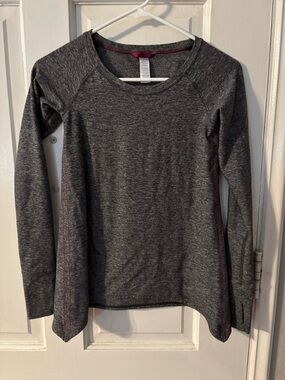 ivivva Girls Gray Long Sleeve T-Shirt Size 10 with Thumb Holes